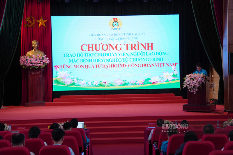 Hoạt động hỗ trợ góp phần chia sẻ khó khăn với đoàn viên mắc bệnh hiểm nghèo, bệnh nghề nghiệp. Ảnh: Đinh Đại