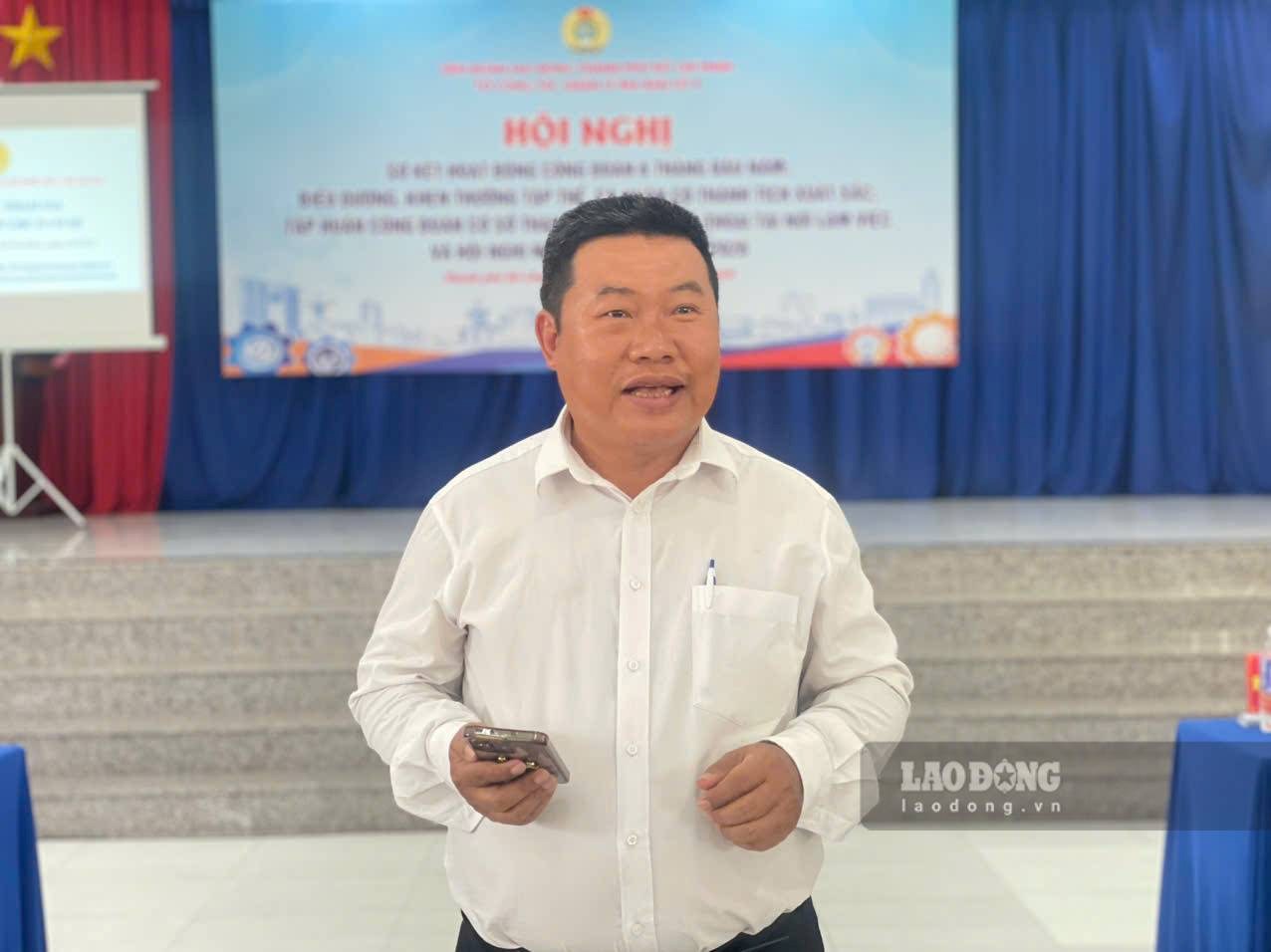 Ông Đặng Tấn Đạt – Ủy viên Ban thường vụ LĐLĐ TPHCM, Tổ trưởng Tổ công tác quản lý địa bàn số 9 triển khai các chuyên đề nâng cao kỹ năng cho cán bộ Công đoàn cơ sở. Ảnh: Đình Trọng