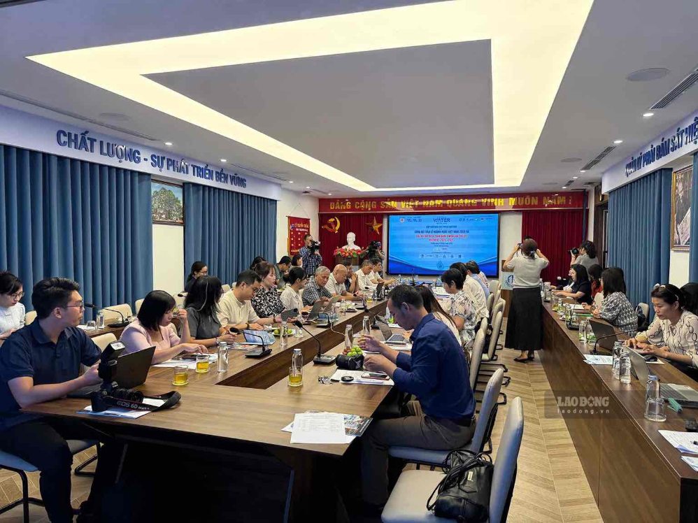 Toàn cảnh cuộc gặp mặt báo chí, thông tin về Tuần lễ Ngành nước Việt Nam – Vietnam Water Week 2026 và Đại hội Hội Cấp thoát nước Việt Nam lần thứ VII. Ảnh: Song Anh