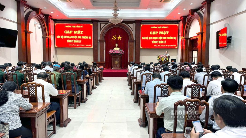 Hội nghị gặp mặt cán bộ được quy hoạch Ban Chấp hành Đảng bộ tỉnh, Ban Thường vụ Tỉnh ủy và các chức danh lãnh đạo, quản lý thuộc diện Ban Thường vụ Tỉnh ủy Đồng Tháp quản lý. Ảnh: Nguyễn Tài