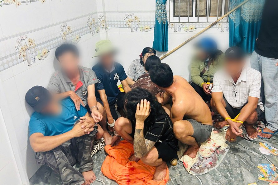 Gambling subjects at the scene. Photo: Can Tho City Police