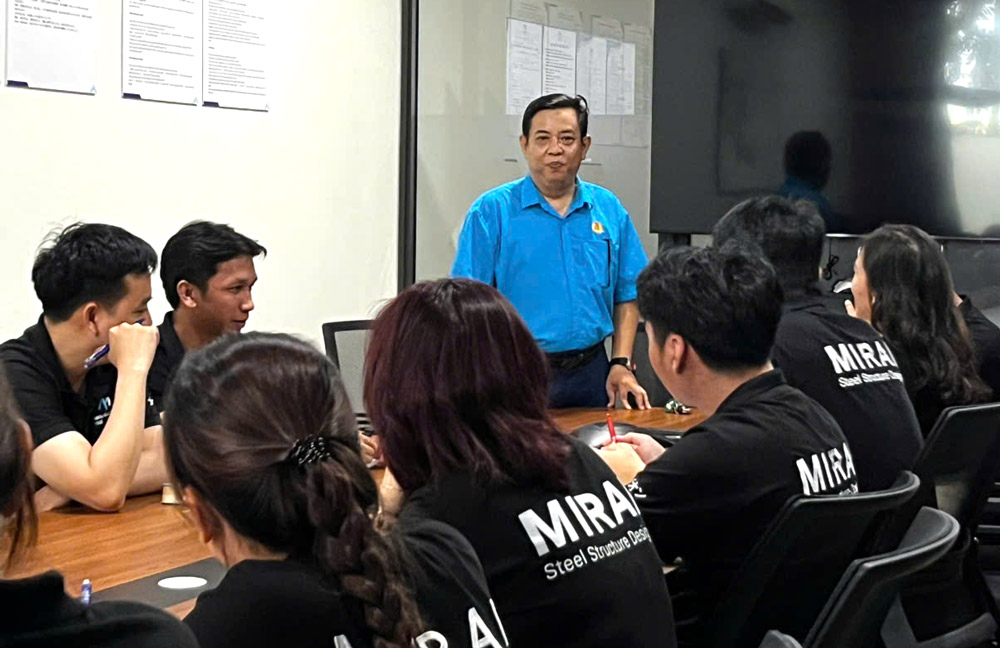 Hoa Khanh Ward Trade Union, Da Nang organizes a direct working session with union members and workers at Mirai Structural Design Vietnam Co., Ltd. Photo: Hoa Khanh Trade Union
