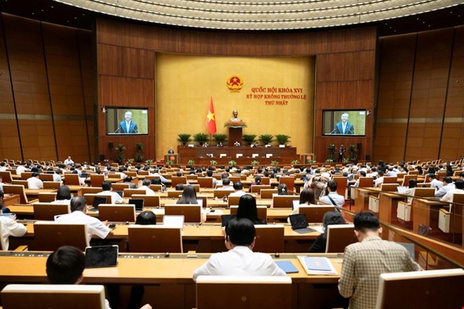 The National Assembly will consider reducing 30% of income tax for revenue under 10 billion VND. Photo: Quochoi. vn