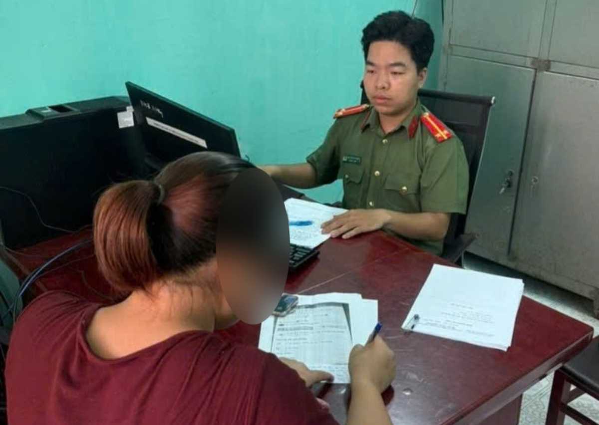 Ms. T.T. C at the Police station. Photo: Hung Yen Provincial Police