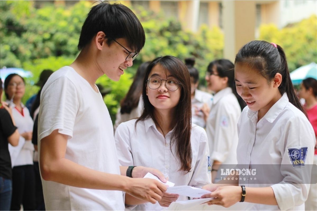 Candidates need to pay attention to the time, location and form of admission of the university they are admitted to. Photo: Hai Nguyen