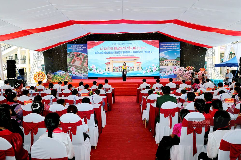 Lễ khánh thành hai Trường Phổ thông nội trú Tiểu học và THCS tại xã Yên Sơn và Lóng Phiêng. Ảnh: Phạm Hoài