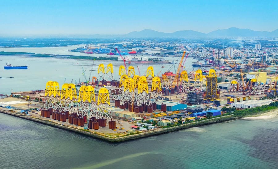 The draft revised Oil and Gas Law is expanding the legal space for businesses to be more proactive and the oil and gas industry to seek new growth drivers. Photo: Petrovietnam