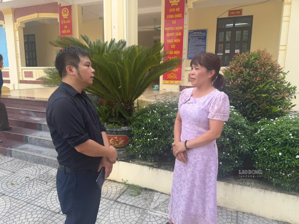 Cô Đinh Thị Hậu trao đổi với phóng viên. Ảnh: Bích Việt