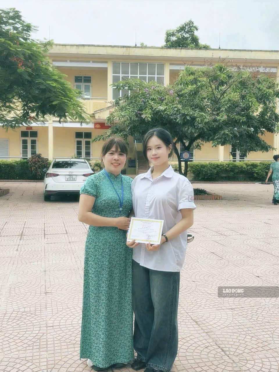 Cô giáo Đinh Thị Hậu chia sẻ muốn quay lại làm giáo viên để gắn bó với học sinh hơn. Ảnh: Đinh Đinh