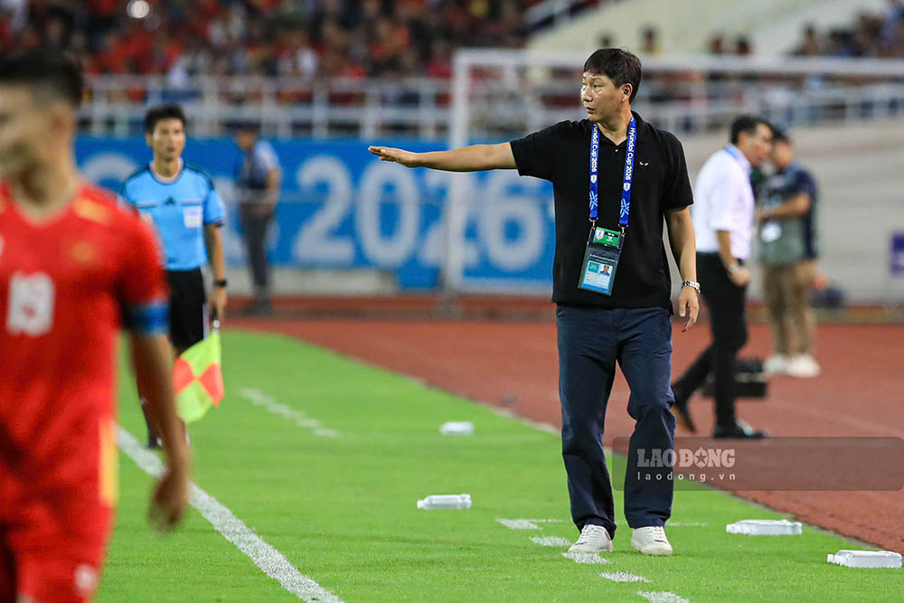 Coach Kim Sang-sik is facing the opportunity to create a special milestone with the Vietnamese team at ASEAN Cup 2026. Photo: Minh Dan