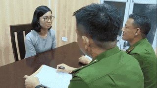 Tricks to mobilize deposits at high interest rates and then appropriate from the former deputy director of a bank. Photo: Thanh Hoa Provincial Police