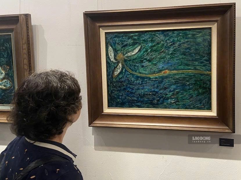 The exhibition is where young people choose a famous and elaborate material to bring memories, interests and questions of their generation into lacquer.