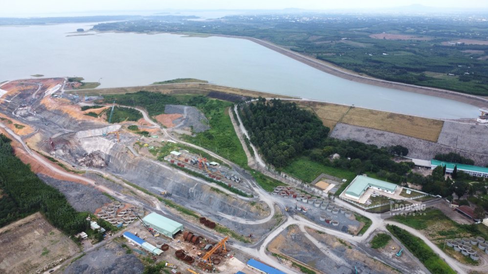 Vue d'ensemble du projet d'extension de la centrale hydroélectrique de Tri An en construction dans le quartier de Tri An, ville de Dong Nai. Photo: HAC