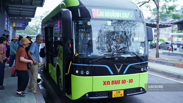 Hanoi provides free buses and trains on September 2nd. Photo: Minh Hanh