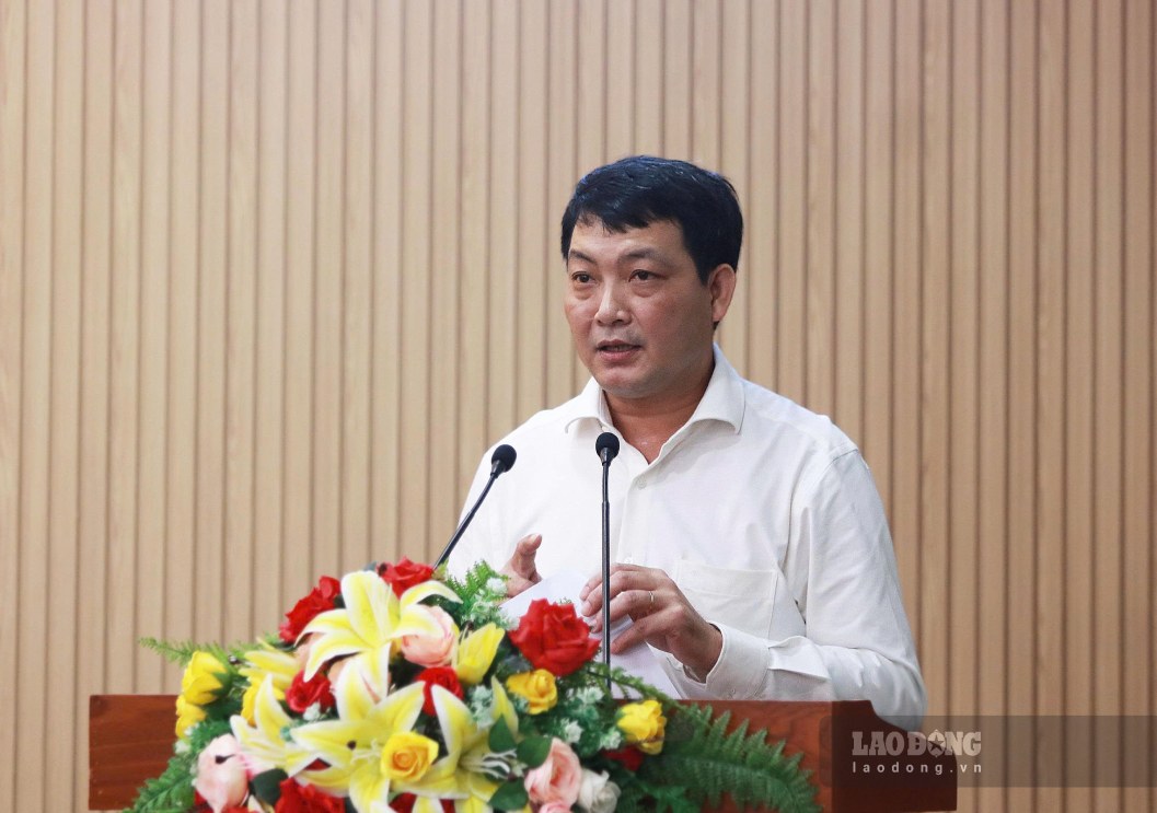 Giám đốc Sở Nội vụ tỉnh Cà Mau Nguyễn Minh Nhứt thông qua đề án thành lập 13 phường. Ảnh: Nhật Hồ.