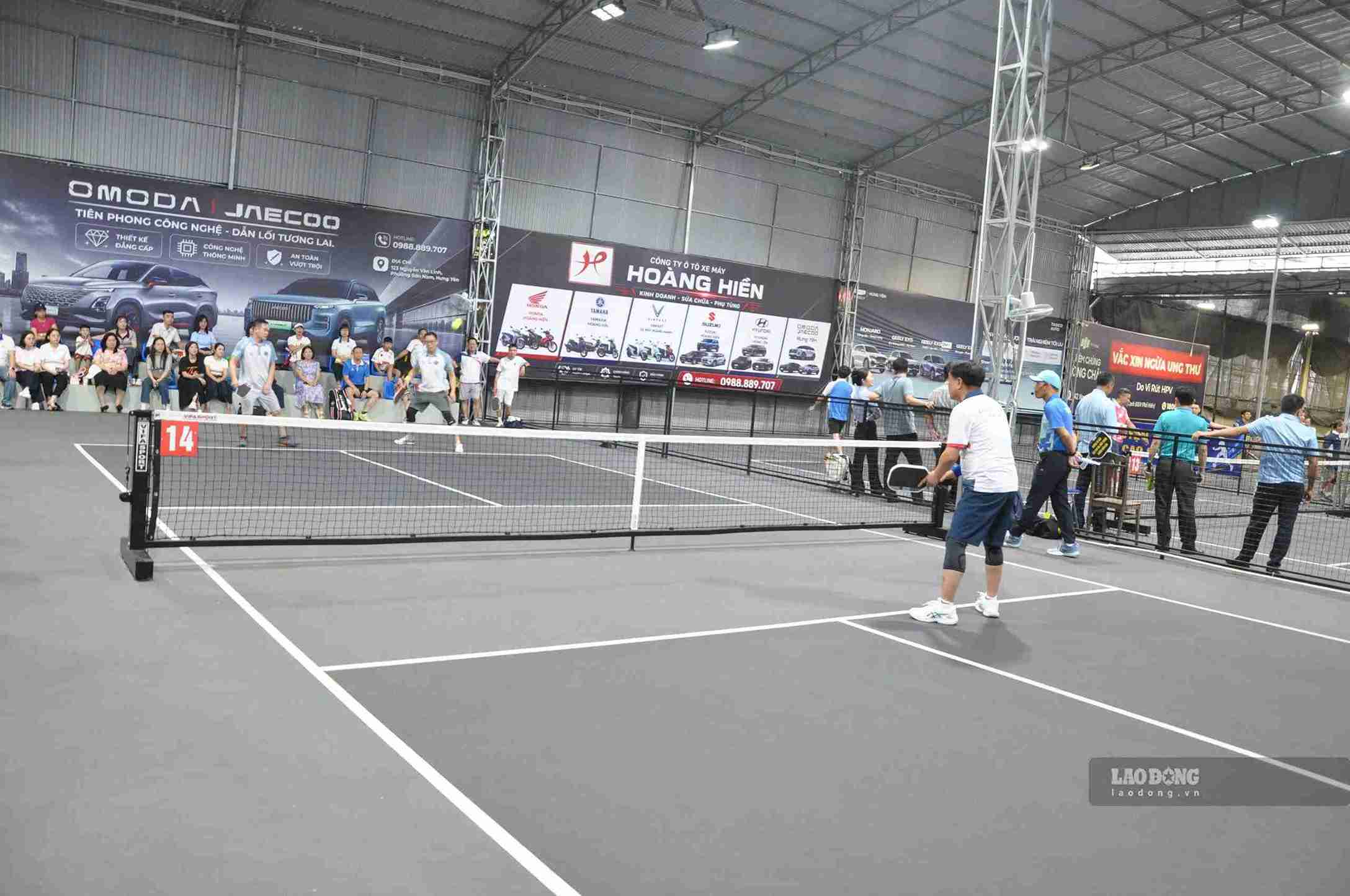 Athletes participating in the Hung Yen Provincial Trade Union Pickleball Tournament 2026. Photo: Mai Huong