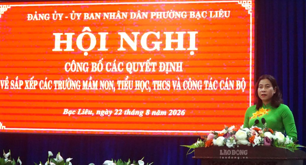 Bí thư Đảng uỷ Bạc Liêu Tô Việt Thu đề nghị các hiệu trưởng chuẩn bị chu đáo cho năm học mới. Ảnh: Nhật Hồ.