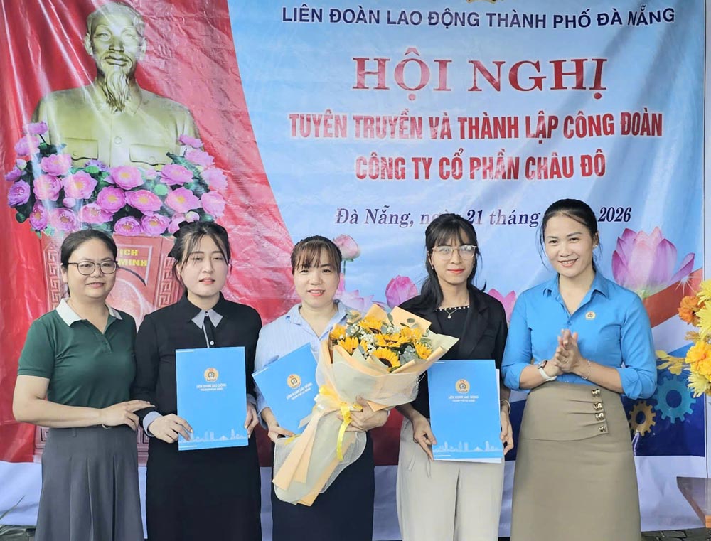 Da Nang City Labor Federation establishes 2 more grassroots trade unions in industrial parks. Photo: Da Nang Trade Union