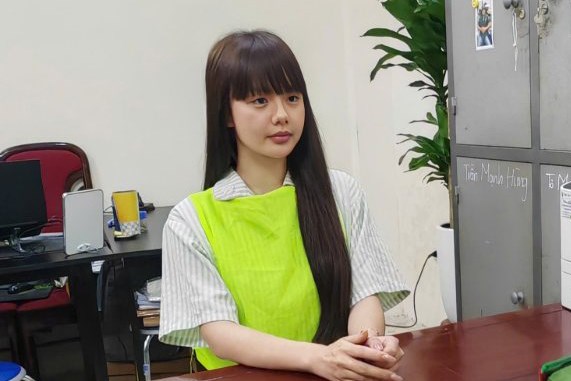 Nguyễn Thị Hương (hay còn gọi là "Cô giáo Hương") tại cơ quan Công an. Ảnh: Công an TP Hà Nội