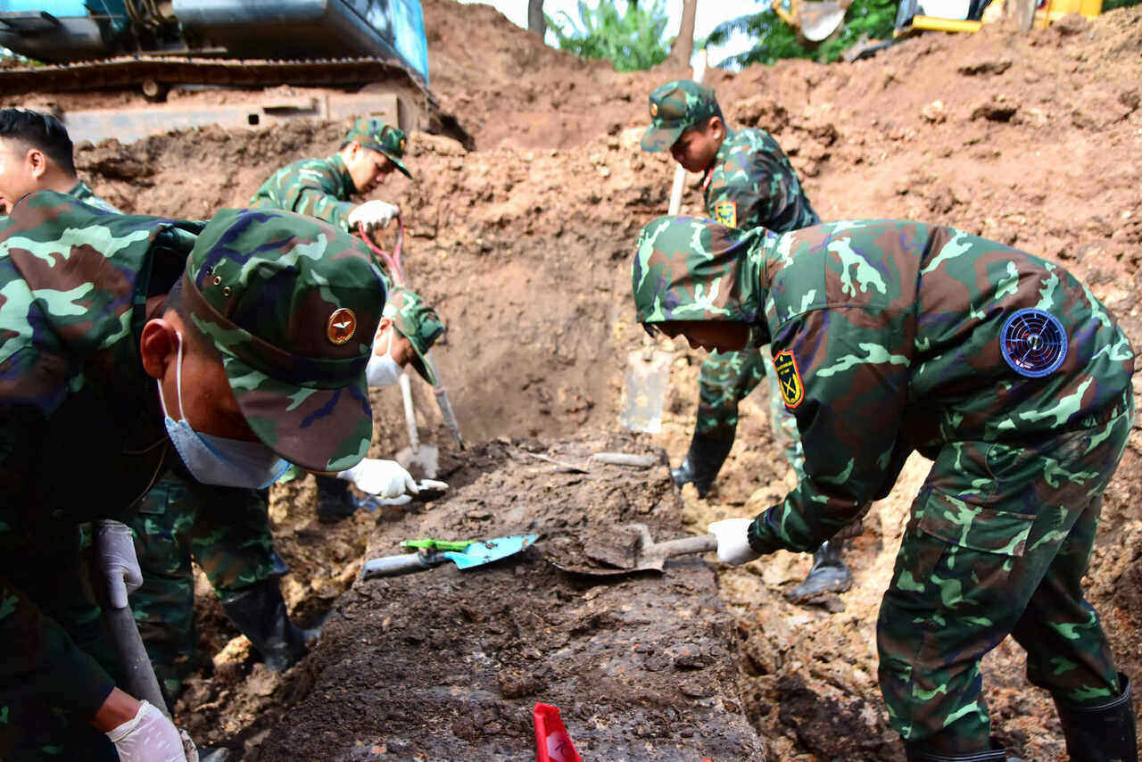Accumulated from June 23 to the end of August 22, functional forces have collected 445 sets of martyrs' remains. Photo: Ho Chi Minh City Command