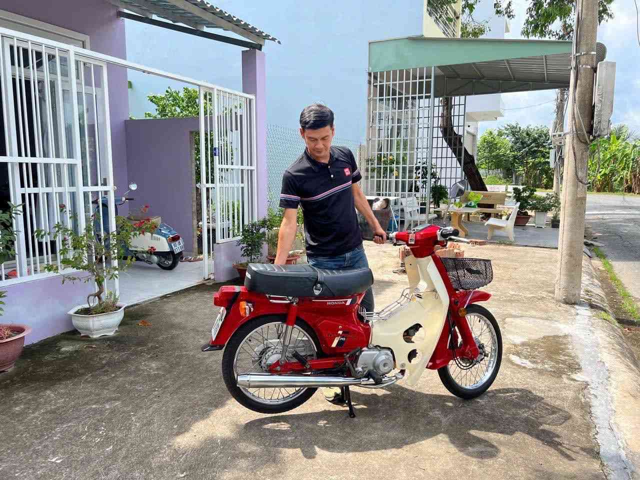 Tiet Cuong - male artist participating in 8 parts of Ly Hai's Revelation - shares about his current life. Photo: Artist provided