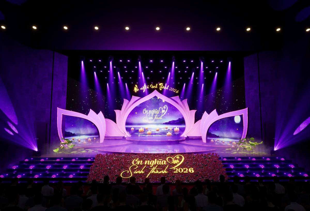 Vu Lan filial piety art program stage "Gratitude for Birth". Photo: Organizing Committee