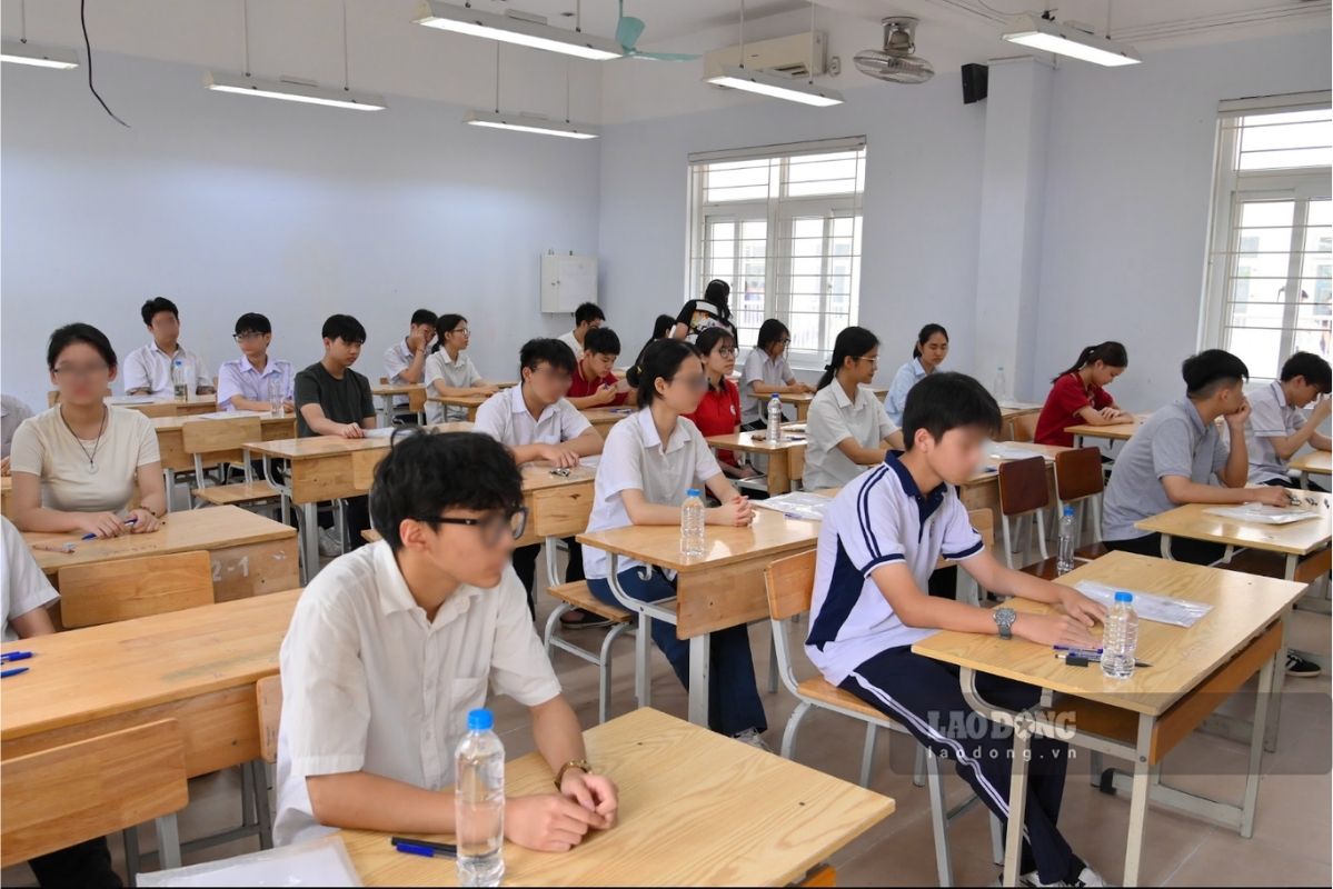 Students taking the 10th grade exam in Hanoi in 2026. Photo: Hai Nguyen