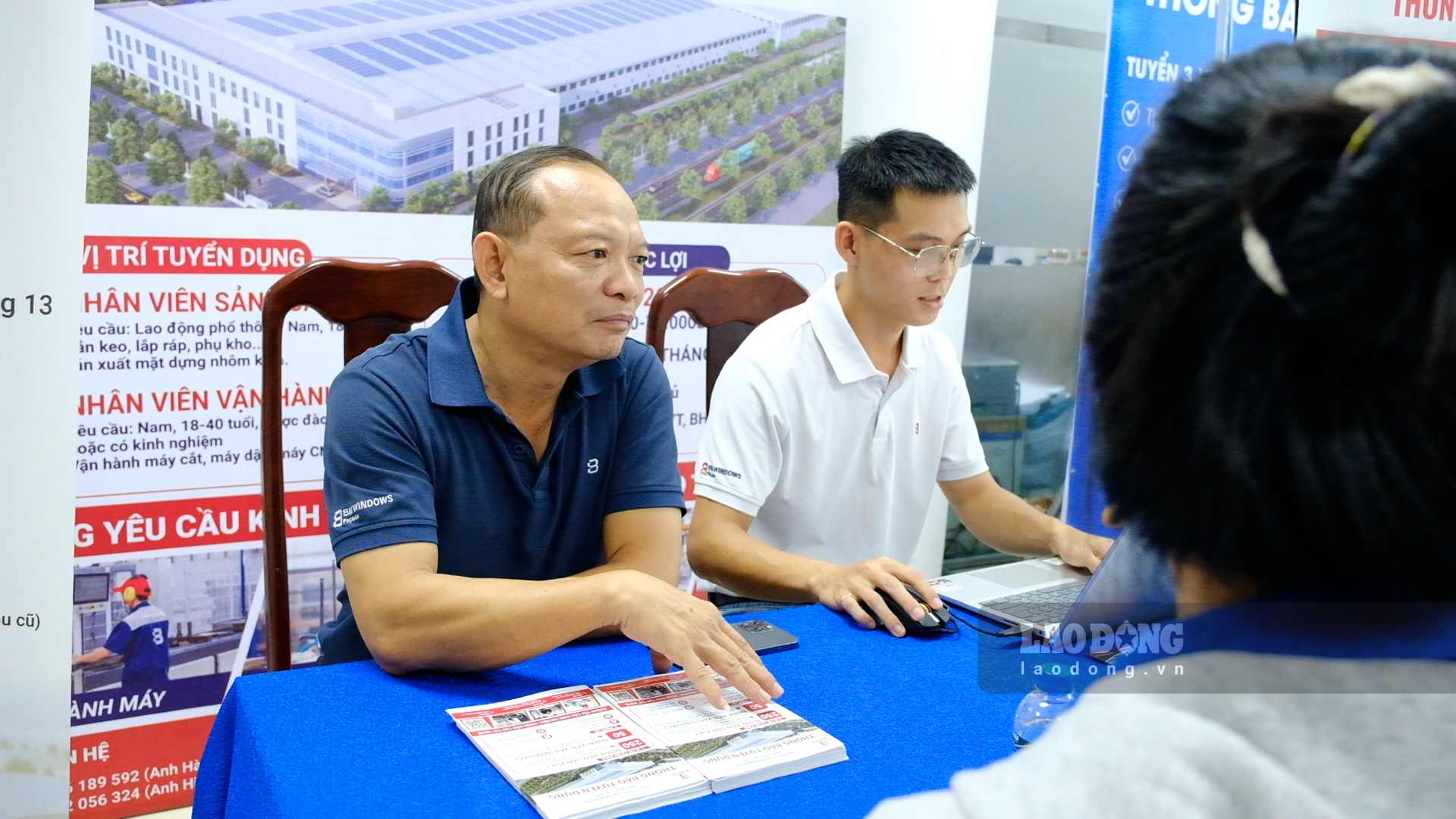 Year-end production demand increases sharply, businesses desperately look for labor