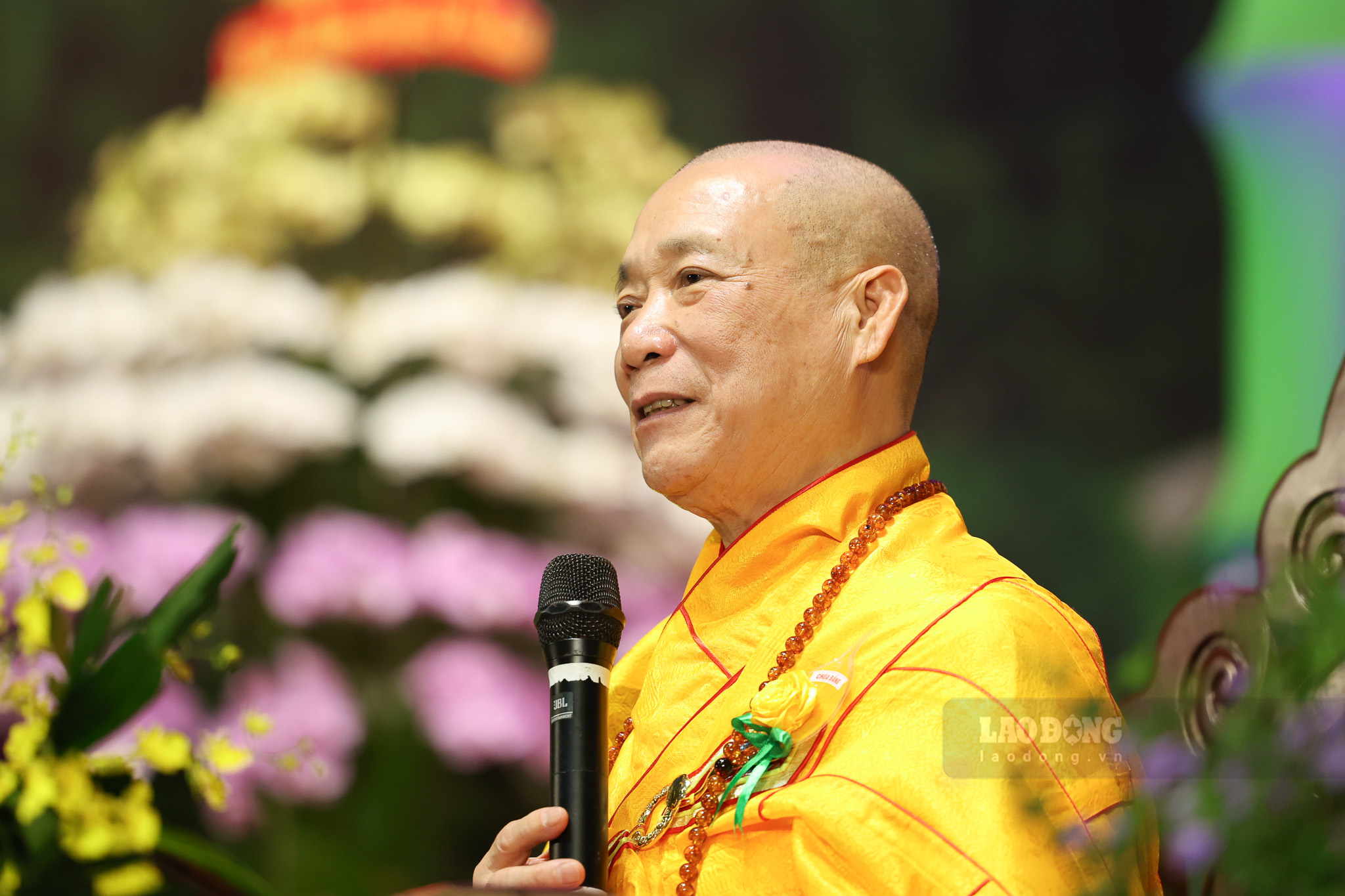 Trụ trì chùa Bằng - Linh Tiên tự nhấn mạnh tinh thần Vu Lan cần được thể hiện bằng trách nhiệm với gia đình, cộng đồng và đất nước. Ảnh: Hải Nguyễn 