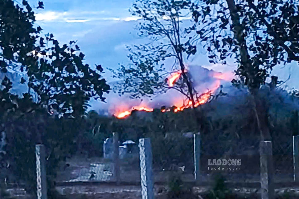 Forest fire occurred in the Dau Voi mountain area, Hoi Son commune, Gia Lai province. Photo: Dinh Truong
