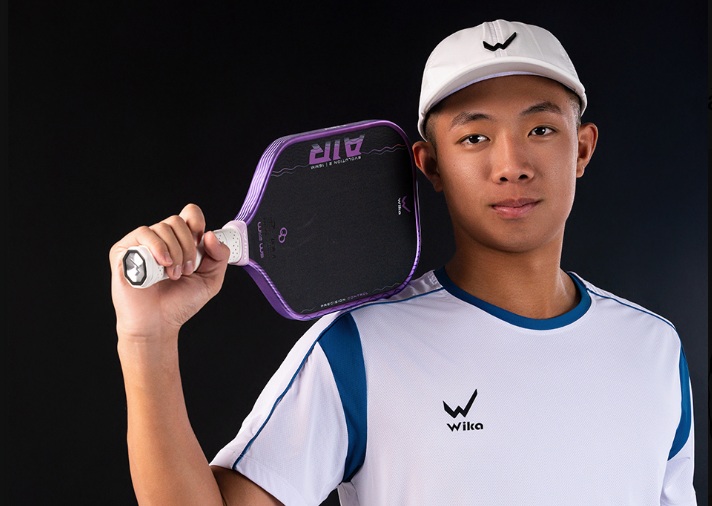 Quang Dương diffuse un esprit positif à la communauté vietnamienne du pickleball. Photo: NVCC