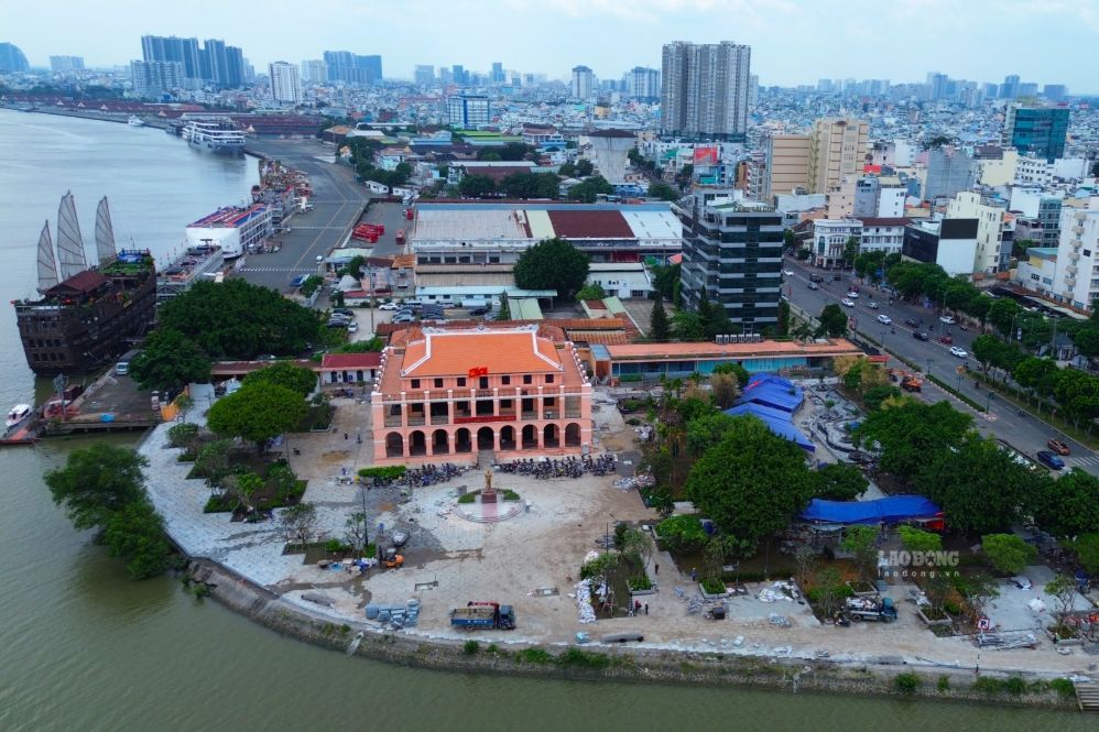 Khuôn viên 1,4ha thay đổi rõ rệt sau gần 3 tháng thi công thần tốc