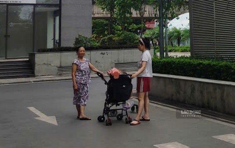 Receiving an early pension, still having health, many people want to find more jobs. Photo: Xuyen Dong