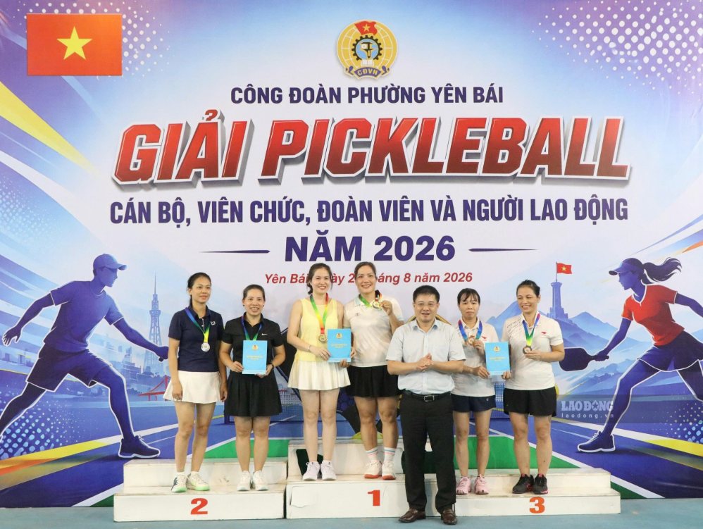 Trao giải cho các cặp vận động viên xuất sắc