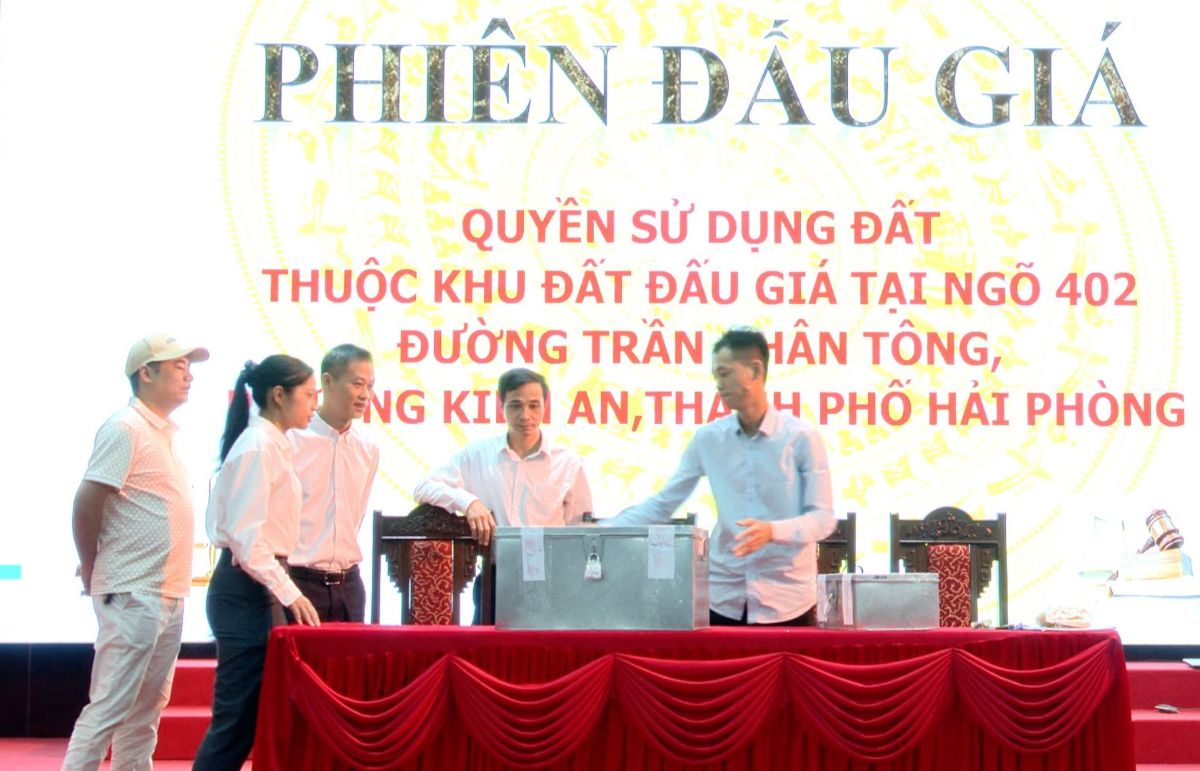 47 land plots successfully auctioned. Photo: Kien An Ward - Hai Phong City