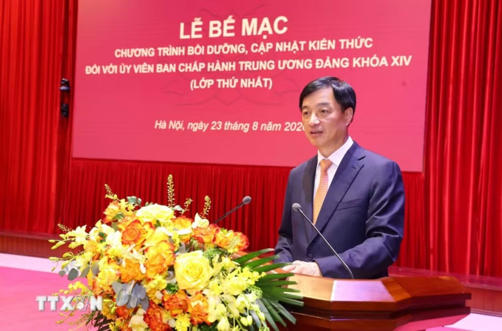 Politburo Member, Secretary of the Party Central Committee, Head of the Central Organization Committee Nguyen Duy Ngoc, Head of the Program Steering Committee speaking at the Closing Ceremony. Photo: VNA