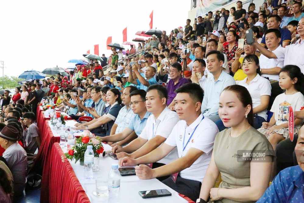 Giải đấu thu hút rất đông khán giả từ đến cổ vũ. Ảnh: Khánh Linh