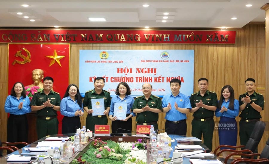 Lang Son links trade unions with border guards, building a solid people's heart battle. Photo: Khanh Linh