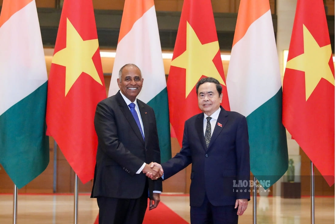Politburo Member, National Assembly Chairman Tran Thanh Man and National Assembly Chairman of the Republic of Ivory Coast Patrick Achi. Photo: Hai Nguyen