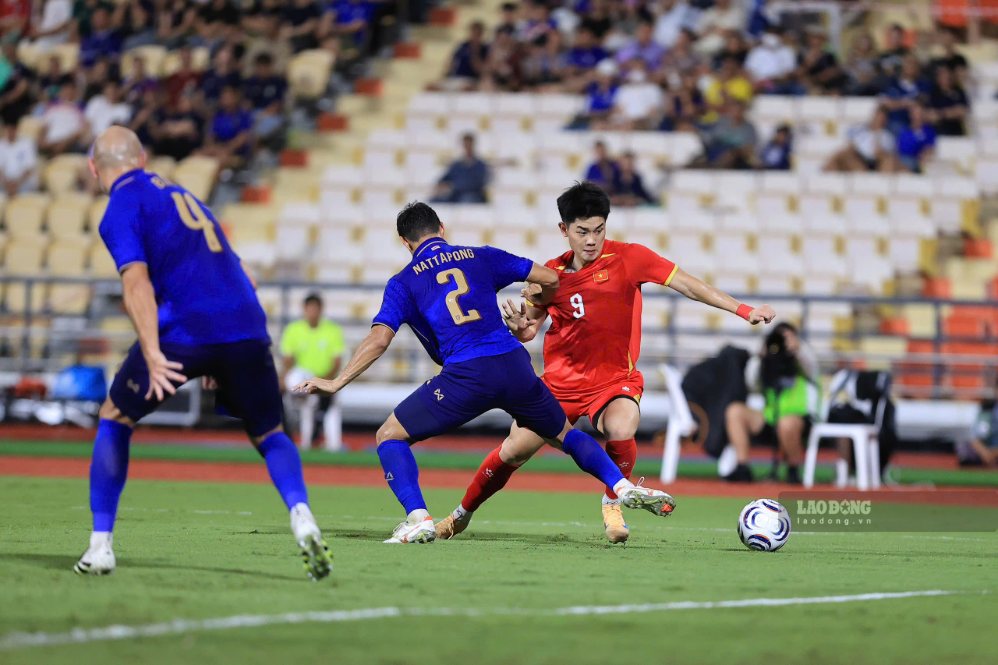 Vietnam team welcomes Thailand in the final round of ASEAN Cup 2026. Photo: Minh Dan