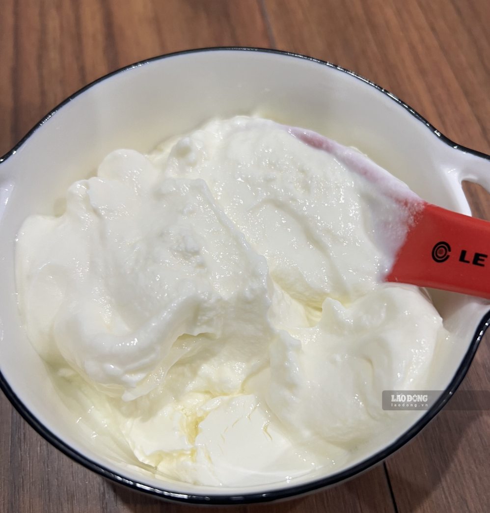 One of the breakfast dishes that can support liver nutrition is unsweetened Greek yogurt. Photo: Kieu Vu