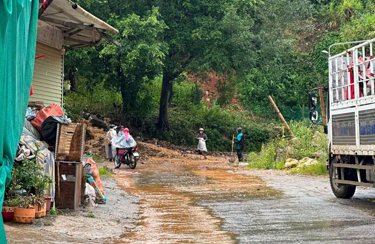 Lào Cai ghi nhận hơn 2.700m³ đất đá sạt lở