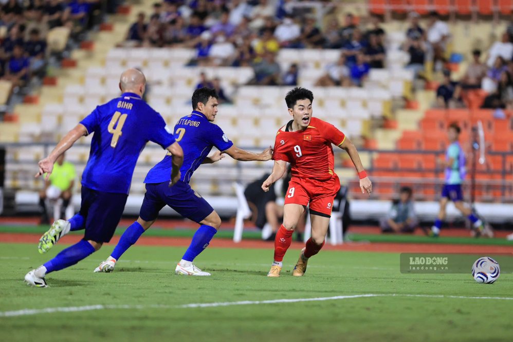 Thailand lost to Vietnam 0-2 at home. Photo: Minh Dan