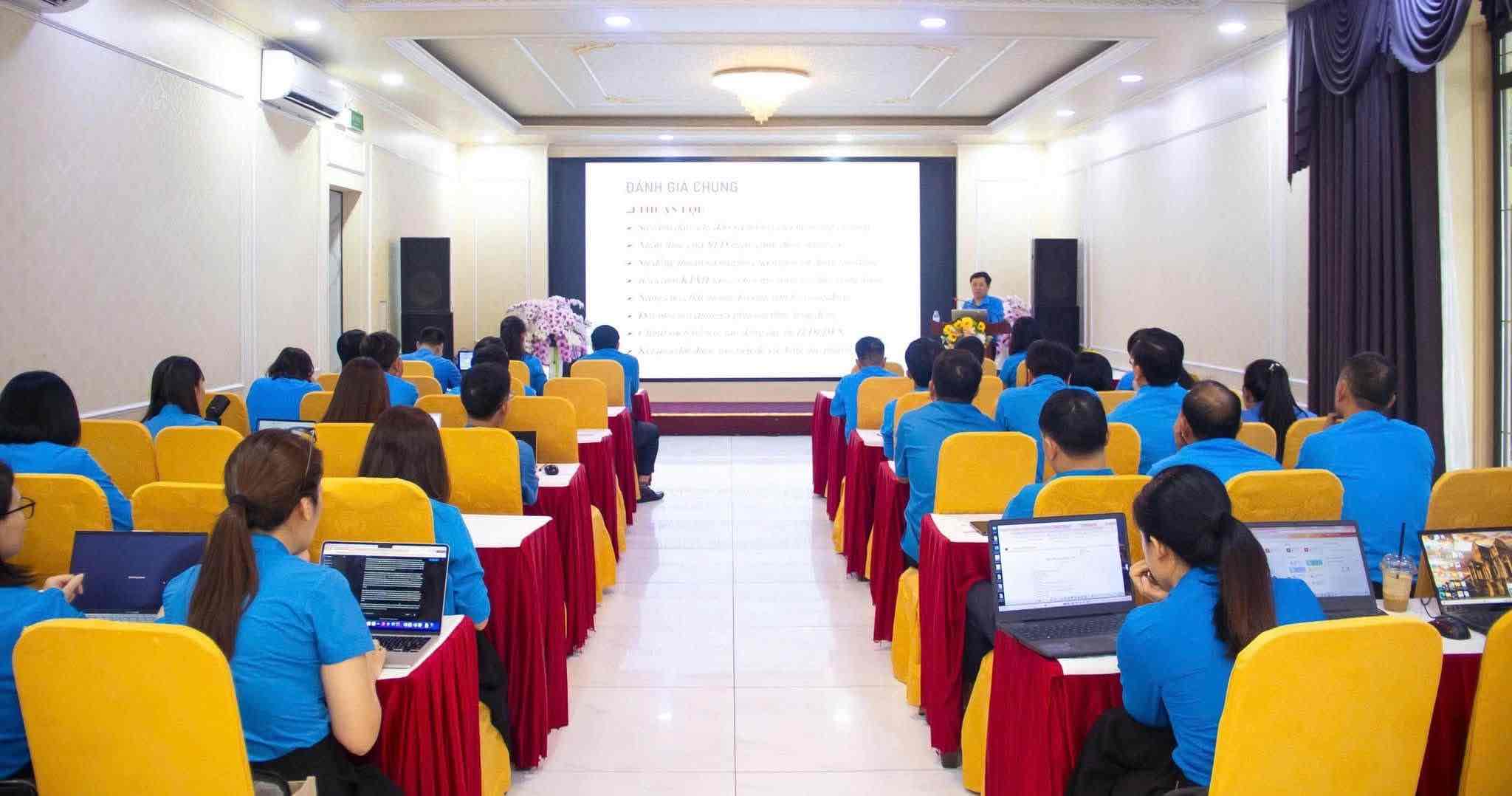 Nghe An Labor Federation trains professional skills and improves the capacity of grassroots officials. Photo: Nghe An Trade Union