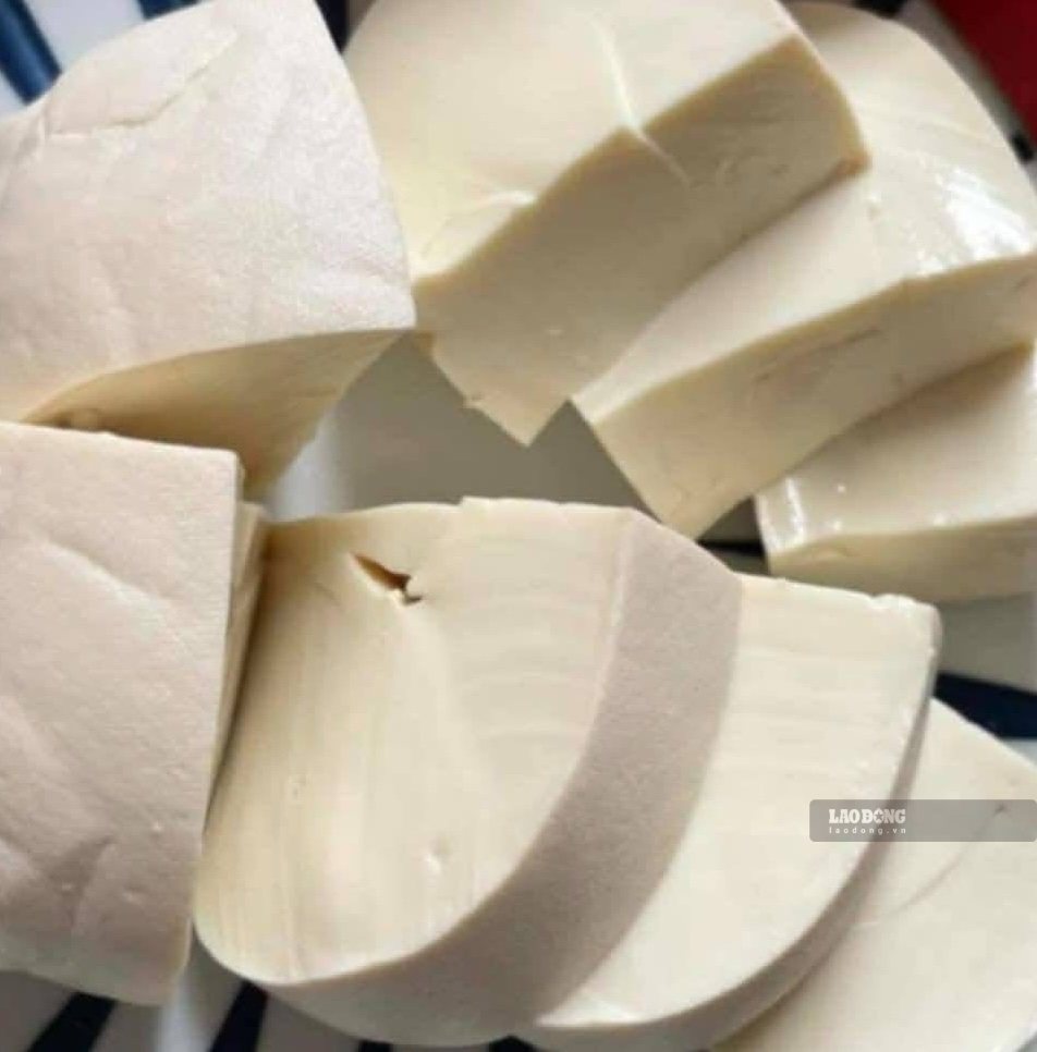 Tofu is one of the muscle-building support options for people over 50 years old. Photo: Kieu Vu