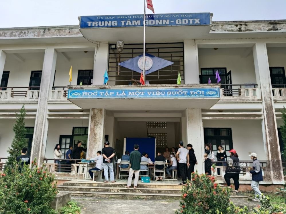 Quan Hoa Vocational Education - Continuing Education Center merges with Quan Son Vocational Education - Continuing Education Center. Photo: Quach Du
