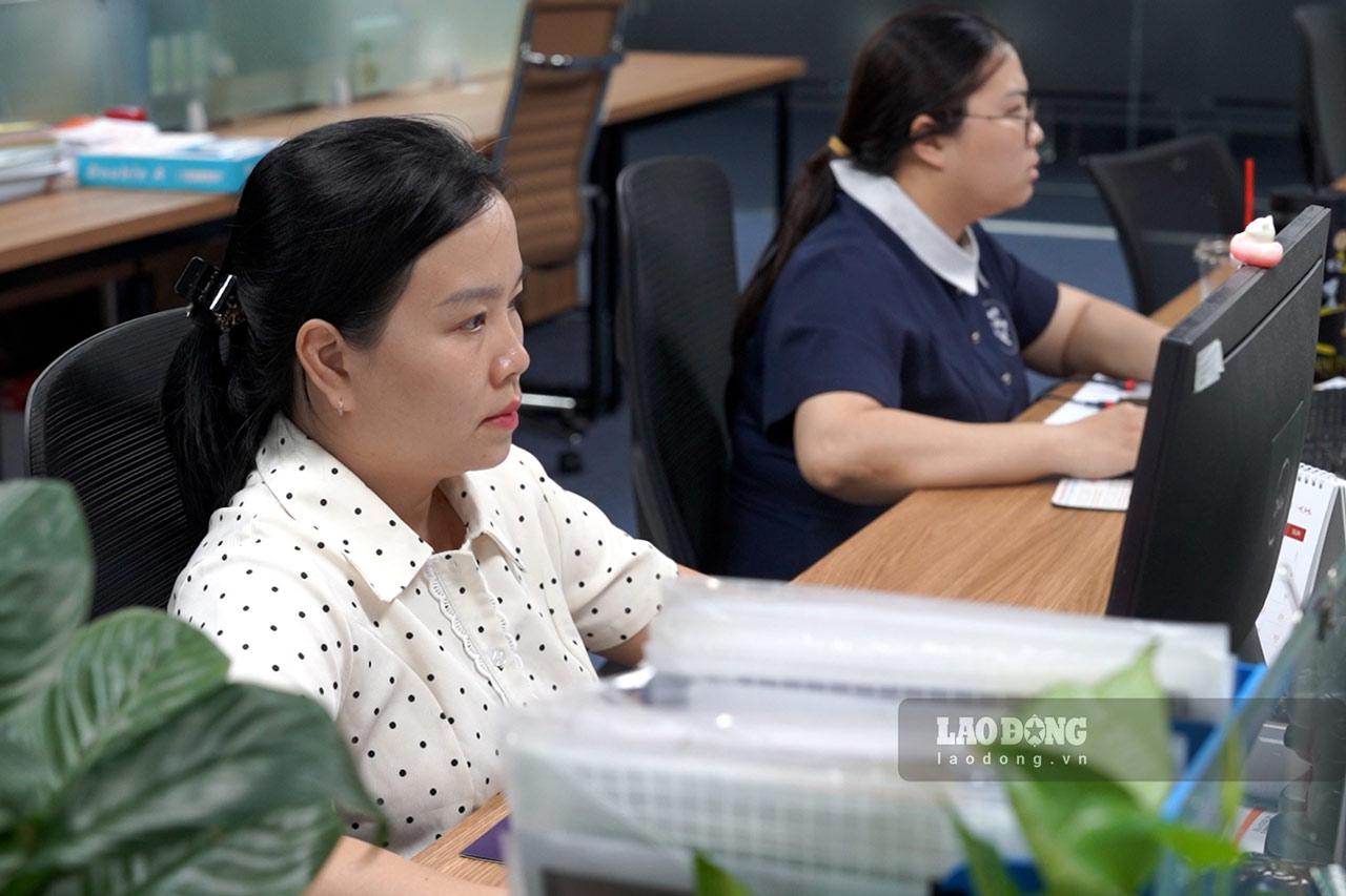 Proposal to reduce working hours towards balancing time and income for workers. Photo: Linh Anh