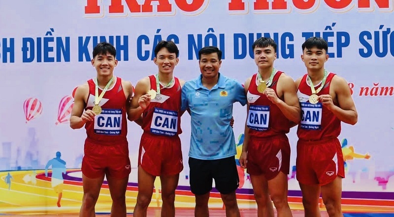 The athletics relay team of the People's Police has had good results at this year's tournament. Photo: Van Hoang