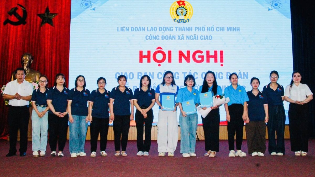 Ngai Giao Commune Trade Union organizes the announcement and awarding of decisions to establish a new grassroots Trade Union. Photo: Ngai Giao Trade Union