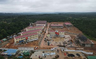 Duy trì hơn 800 cán bộ, chiến sĩ hỗ trợ xây trường học vùng biên giới